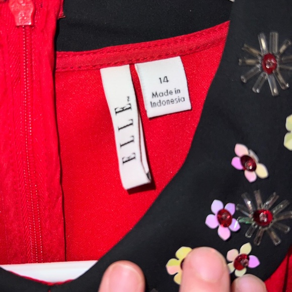 ELLE Beaded Collar and Bow Fit Red Flared Dress. Great condition. Size 14 - Picture 4 of 7